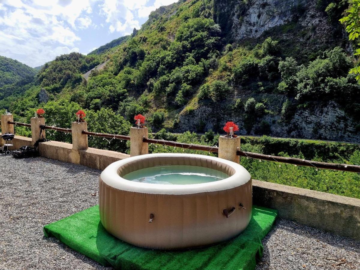 Appartement 3 pièces dans maison individuelle entre mer et montagnes Bouyon Esterno foto